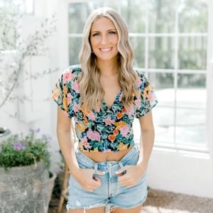 NWT floral crop top with tie closure